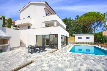 Modern 4-Bedroom Villa With Pool in Krk