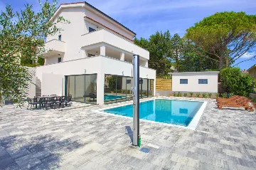 Modern 4-Bedroom Villa With Pool in Krk