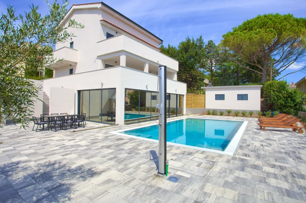 Modern 4-Bedroom Villa With Pool in Krk