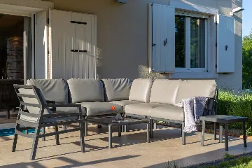 Modern Rustic Villa with Pool in Svetvinčenat