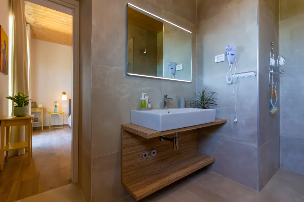 Modern Rustic Villa with Pool in Svetvinčenat