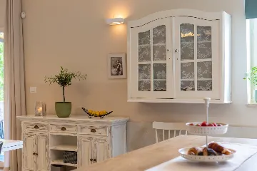 Modern Rustic Villa with Pool in Svetvinčenat