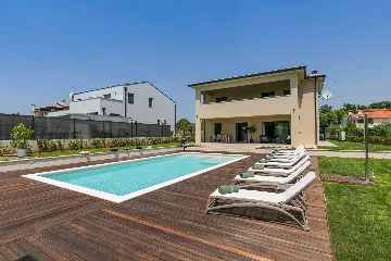 Modern Villa with Private Pool Nova Vas