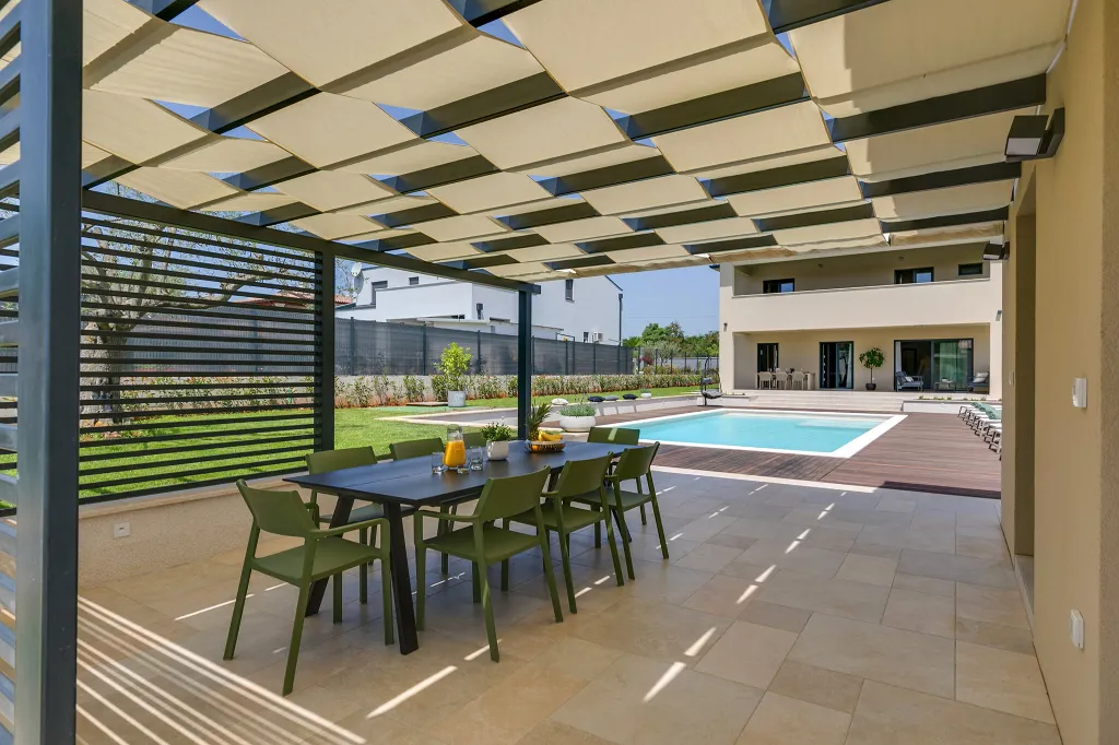 Modern Villa with Private Pool Nova Vas