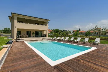 Modern Villa with Private Pool Nova Vas