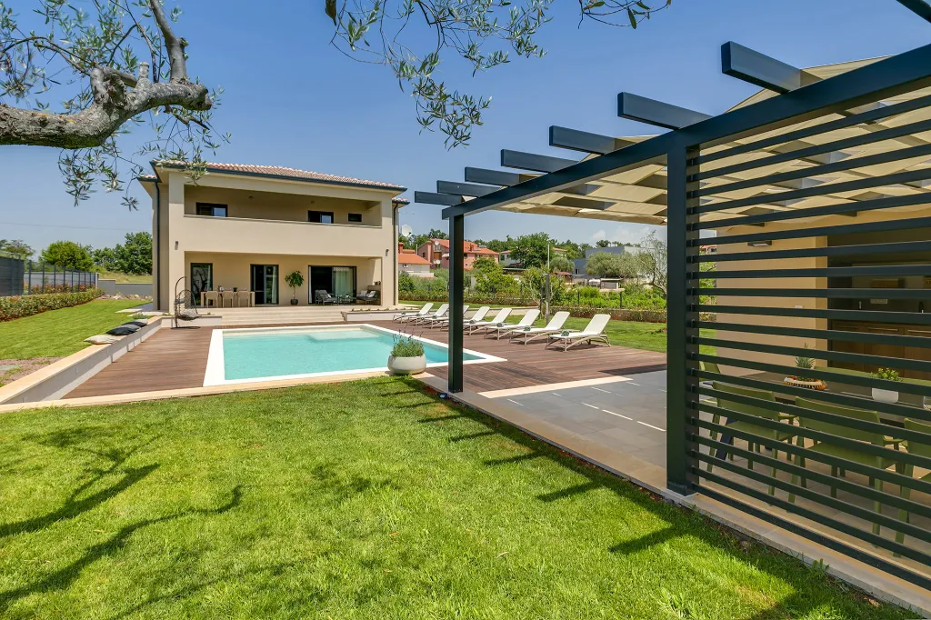 Modern Villa with Private Pool Nova Vas