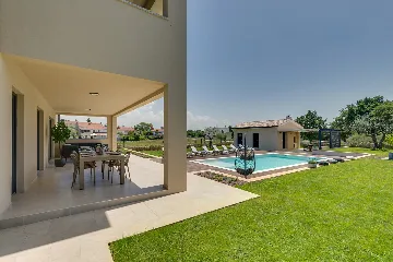 Modern Villa with Private Pool Nova Vas