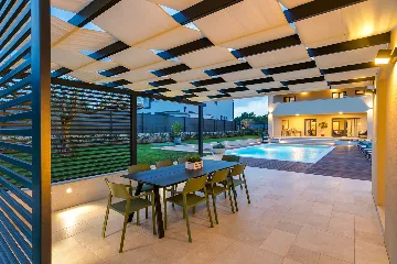 Modern Villa with Private Pool Nova Vas