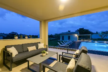 Modern Villa with Private Pool Nova Vas