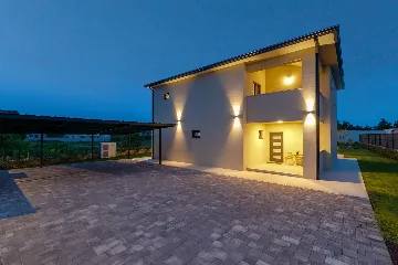 Modern Villa with Private Pool Nova Vas