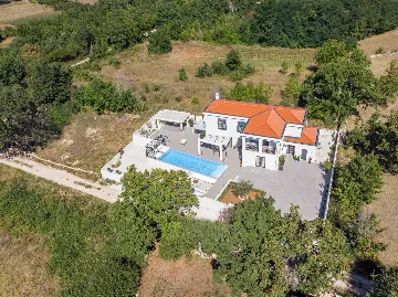 Modern Villa with Pool in Kanfanar
