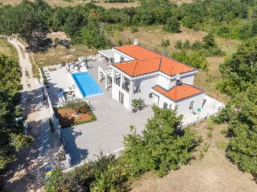 Modern Villa with Pool in Kanfanar