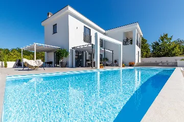 Modern Villa with Pool in Kanfanar