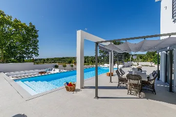 Modern Villa with Pool in Kanfanar