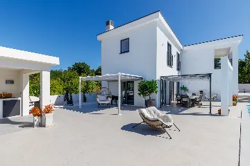 Modern Villa with Pool in Kanfanar
