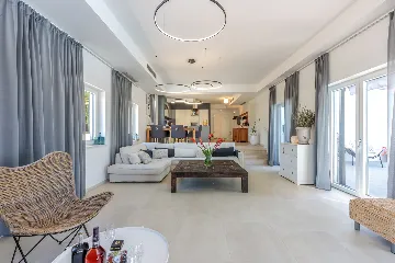 Modern Villa with Pool in Kanfanar