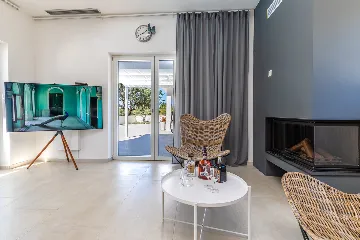 Modern Villa with Pool in Kanfanar