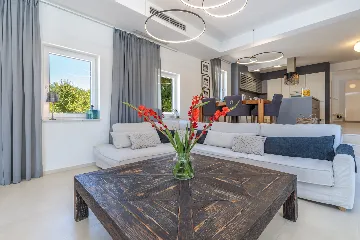 Modern Villa with Pool in Kanfanar