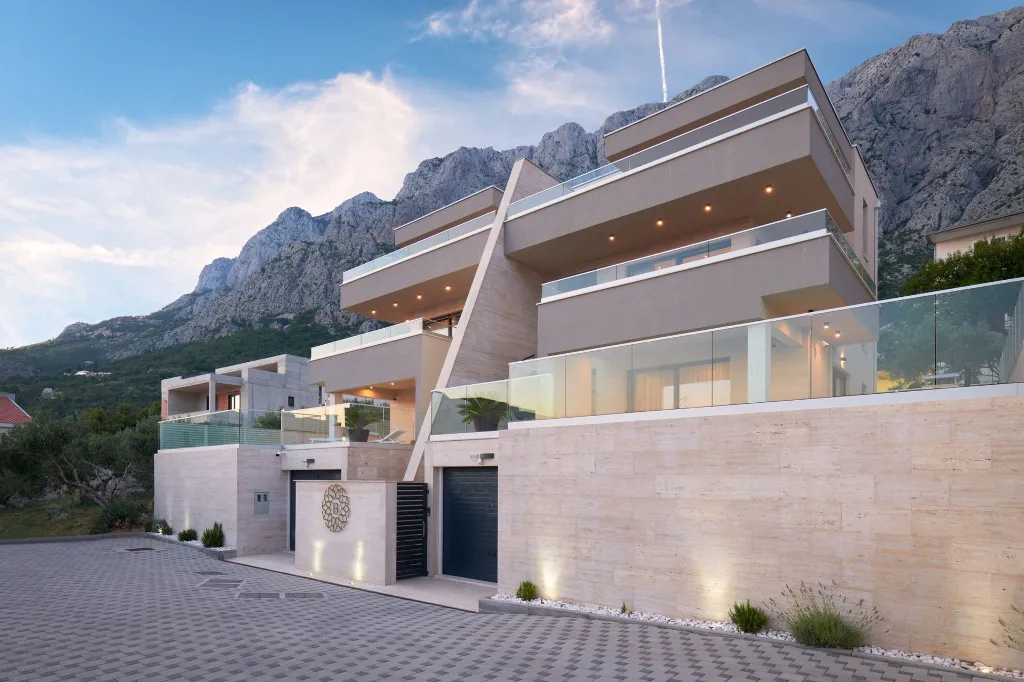 Modern Villa with Pool in Makarska