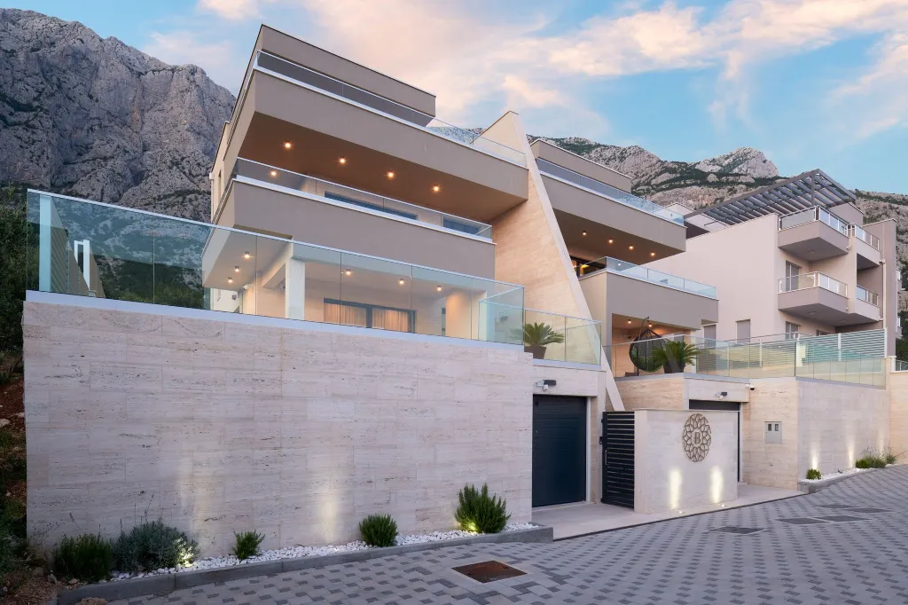 Modern Villa with Pool and Sauna in Makarska