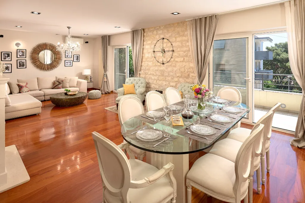Spacious Poolside Villa in Split