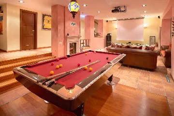 Spacious Poolside Villa in Split