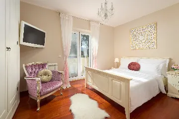 Spacious Poolside Villa in Split