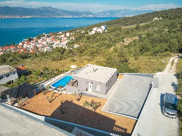 Modern Family Villa with Pool in Trogir