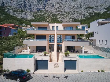 Modern Villa Complex with Pools in Makarska