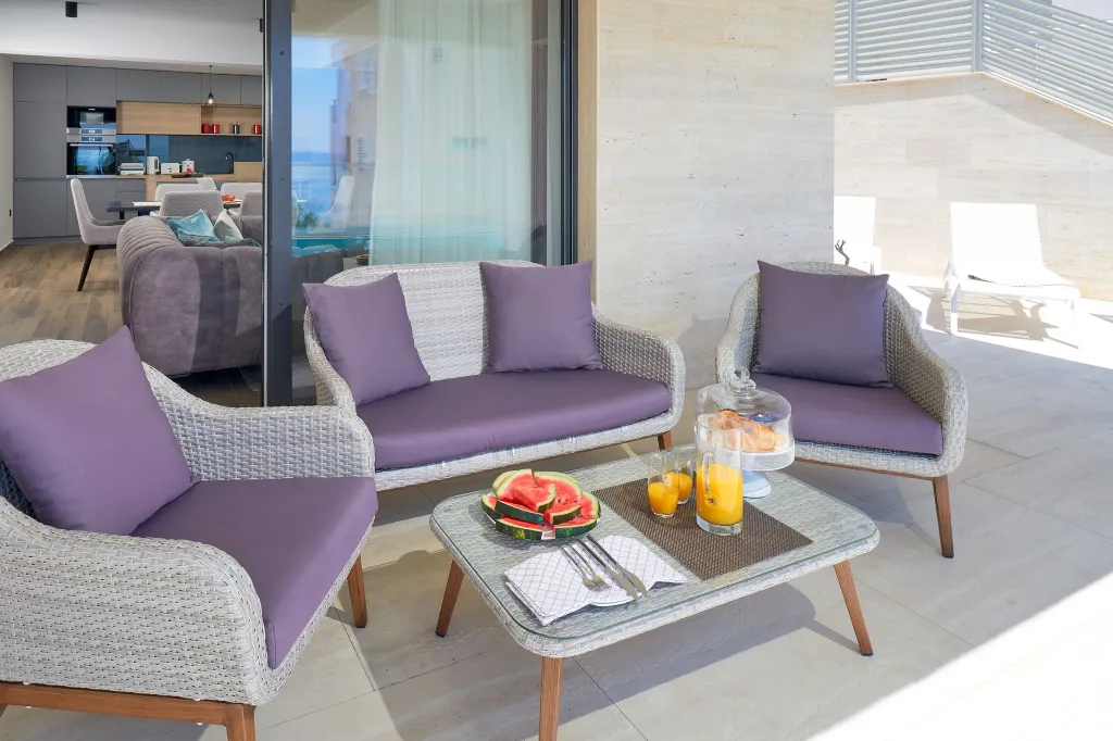 Modern Villa Complex with Pools in Makarska