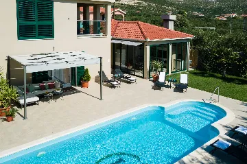 Spacious Family Villa with Heated Pool in Trogir