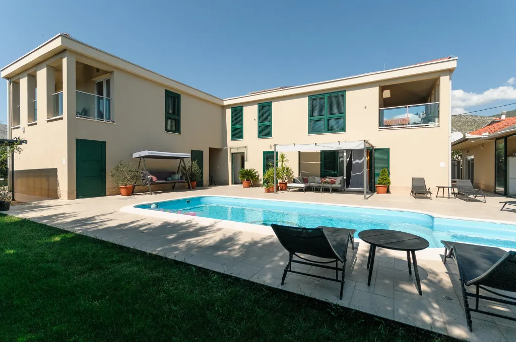 Spacious Family Villa with Heated Pool in Trogir