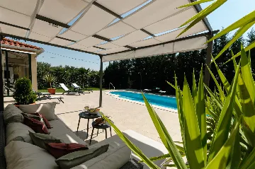 Spacious Family Villa with Heated Pool in Trogir