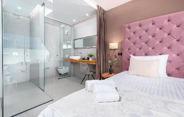 Contemporary Villa with Pool in Ližnjan