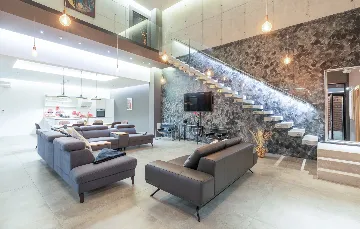 Contemporary Villa with Pool in Ližnjan