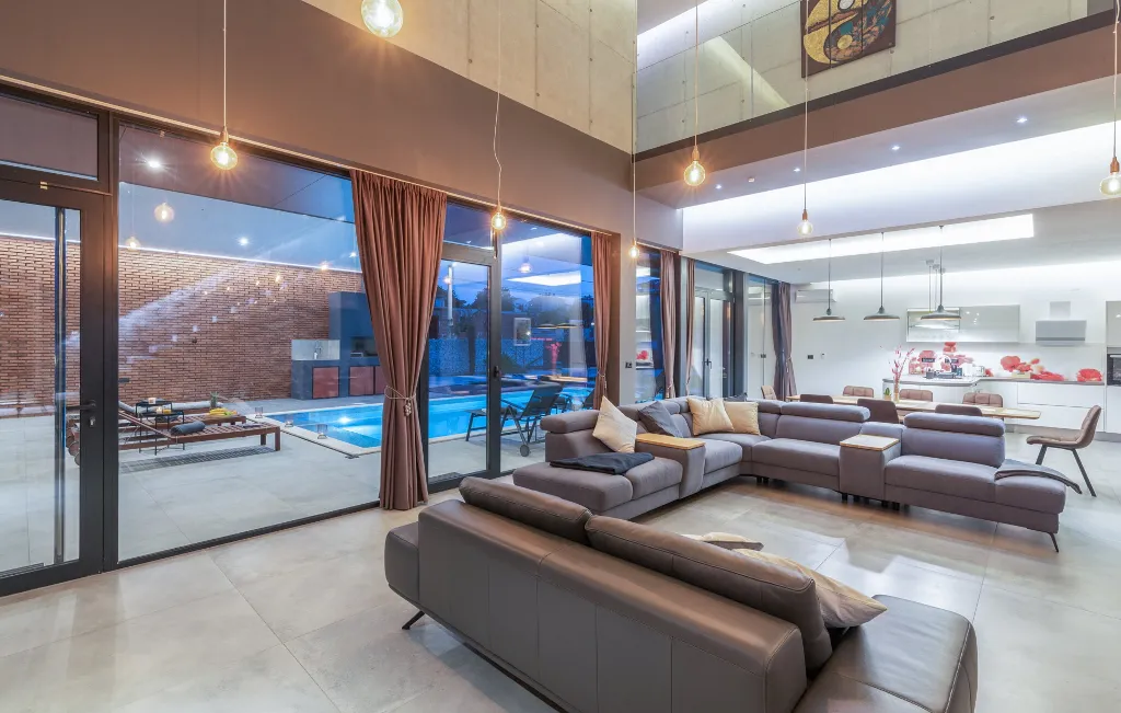Contemporary Villa with Pool in Ližnjan