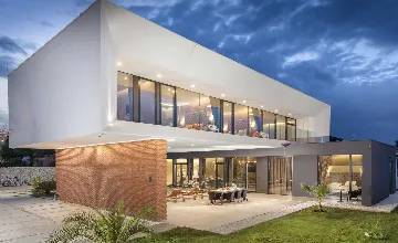 Contemporary Villa with Pool in Ližnjan