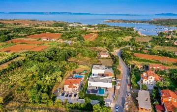 Contemporary Villa with Pool in Ližnjan