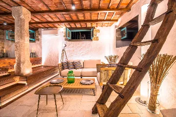 Spacious Country Villa with Pool in Motovun