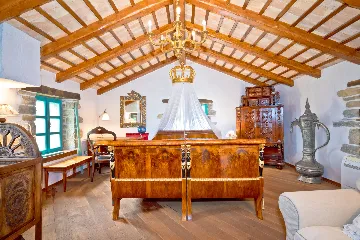 Spacious Country Villa with Pool in Motovun