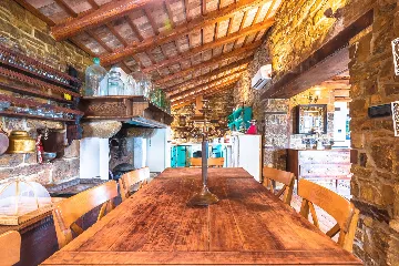 Spacious Country Villa with Pool in Motovun