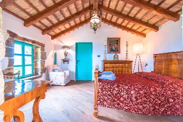 Spacious Country Villa with Pool in Motovun