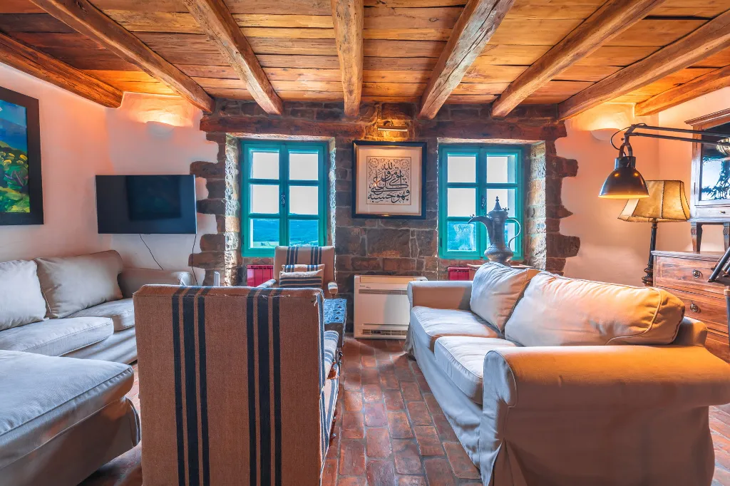Spacious Country Villa with Pool in Motovun