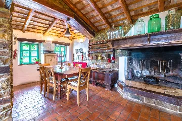 Spacious Country Villa with Pool in Motovun