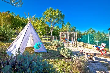 Spacious Country Villa with Pool in Motovun