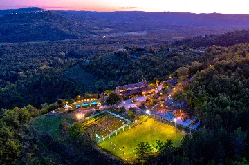 Spacious Country Villa with Pool in Motovun