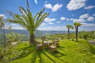 Spacious Country Villa with Pool in Motovun