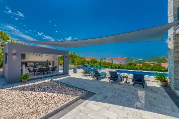 Contemporary 4-Bedroom Villa with Pool in Cavtat