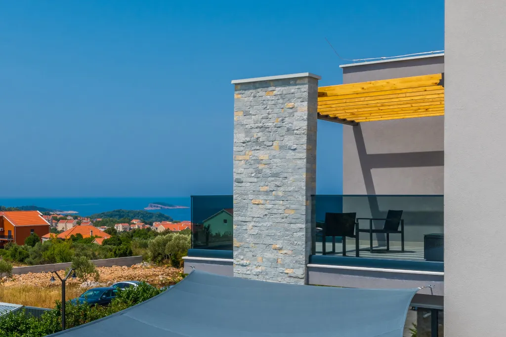 Contemporary 4-Bedroom Villa with Pool in Cavtat