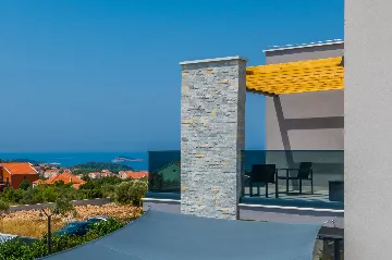 Contemporary 4-Bedroom Villa with Pool in Cavtat